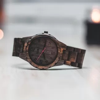 Masivní hodinky ze dřeva TimeWood LARA