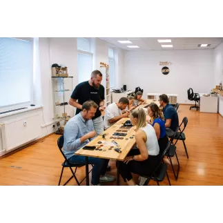 WORKSHOP VÝROBY DŘEVĚNÝCH HODINEK