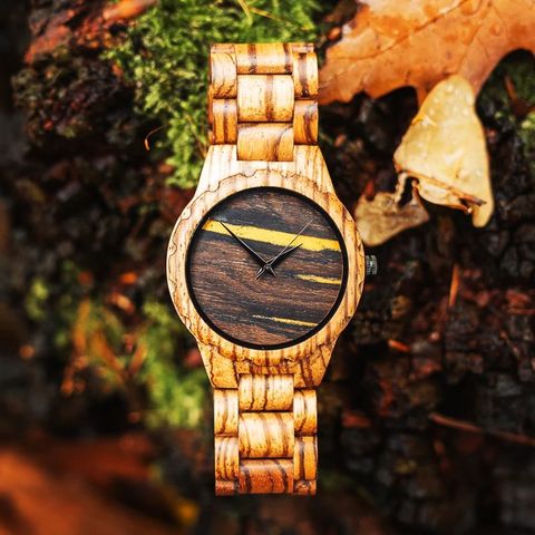 #TimeWood 🍁

#drevenehodinky #zebrano #epoxidovehodinky #epoxid #pryskyřice #drevo #woodenwatch #epoxy #epoxywatch #epoxyresin #epoxywoodenwatch #hodinky