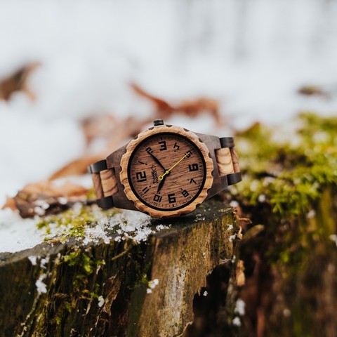 I letos představíme spoustu novinek a to nejen mezi dřevěnými hodinkami. Máte se na co těšit 😎
Tohle jsou nové #TimeWood 🍁 Bree z exotického santalu a zebrana s ořechovým ciferníkem. 🤎