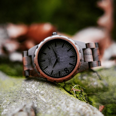 Ty pravé ořechové 🌰

#TimeWood 🍁

#drevenehodinky #hodinky #drevo #prirodnihodinky #dnesnosim #hodinkyzedreva #woodenwatch #walnutwood #orechovedrevo #holzuhr #woodwatch #timepieces #photoshooting #czechbrand