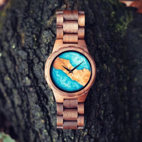 To pravé ořechové #TimeWood 🍁

#drevenehodinky #epoxid #hodinky #epoxidovehodinky #pryskyřice #epoxywatch #epoxyresinwatch #madeinczech #madeinostrava #hodinkyzedreva #resinwatch #zedreva #timepieces #woodenwatch